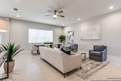 1618 W Lawndale Dr unit 18, San Antonio, TX 78209 - photo 2