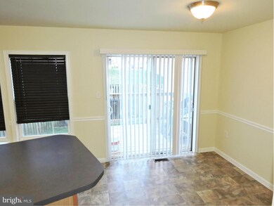 39 Litchfield Ln W, Martinsburg, WV 25405 - photo 6