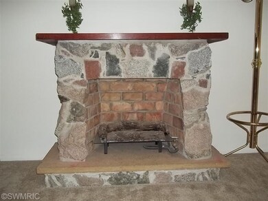 201 Sycamore St W, Three Oaks, MI 49128 - photo 4