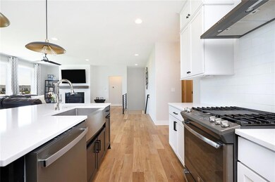 266 S 91st St, West Des Moines, IA 50266 - photo 5