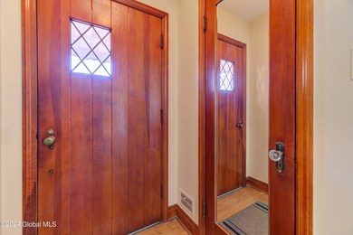 7 Miles Standish Rd, Schenectady, NY 12306 - photo 3