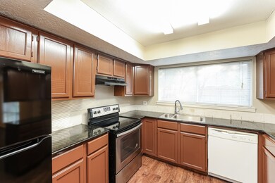 16910 Bougainvilla Ln, Friendswood, TX 77546 - photo 5