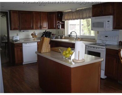 1520 Pinewood Park, Dunbar, WV 25064 - photo 6