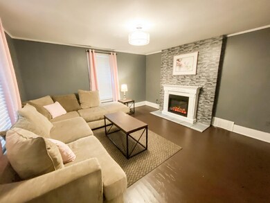 637 S 3rd Street-17