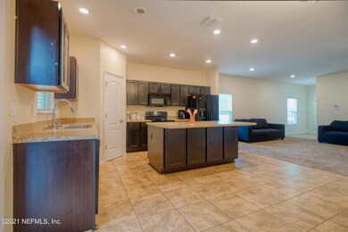 10566 Maidstone Cove Dr, Jacksonville, FL 32218 - photo 6