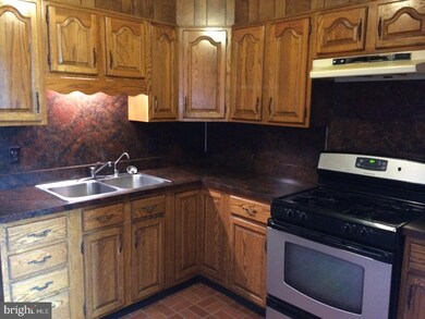 942 N 10th St, Reading, PA 19604 - photo 5