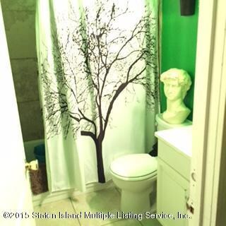 37 hewitt bathroom