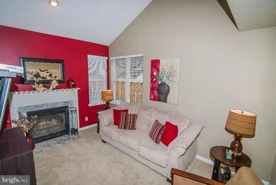 6302 White Cedar Ct, Sykesville, MD 21784 - photo 4