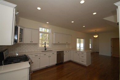 2 Mcintosh Ct unit 55, MerriMacK, NH 03054 - photo 3