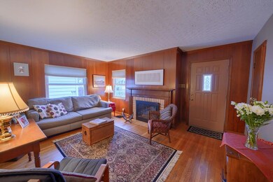 118 E Royal Forest Blvd (8)
