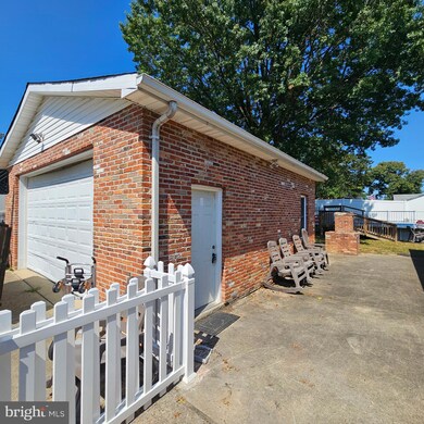 9216 Bryant Ave, Laurel, MD 20723 - photo 6