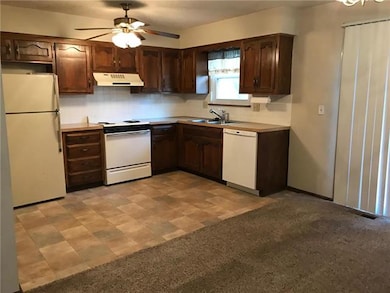 8823 Gallery St, Lenexa, KS 66215 - photo 4