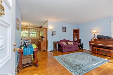 1985 Brook Dr, Asheboro, NC 27205 - photo 3