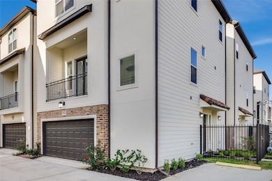 876 Wakefield Dr unit A, Houston, TX 77018 - photo 2