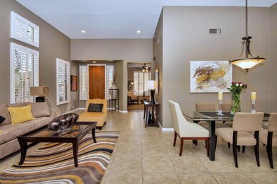 7105 E Hibiscus Way-large-003-25-LivingD