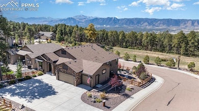 Corner lot conveniently across from the trail head, walk the area on sidewalks and enjoy the great trails throughout!