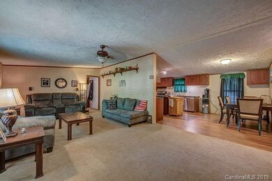 Living room/dining