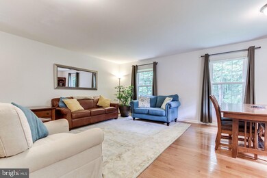 6428 Old Scotts Ct, Springfield, VA 22152 - photo 5