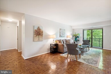 7425 Democracy Blvd unit 305, Bethesda, MD 20817 - photo 4