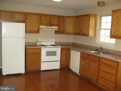 740 Canterbury Dr, Ruther Glen, VA 22546 - photo 3