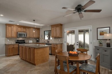 Eat-In Kitchen