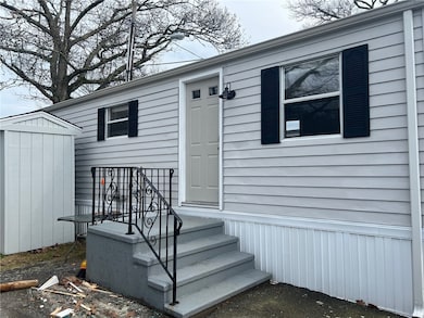 711 Forest Park Mobile Homes Ave, Middletown, RI 02842 - photo 2