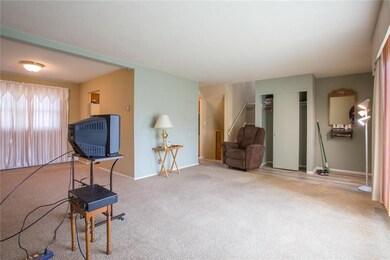 153 Jonathan Dr, Easton, PA 18045 - photo 3