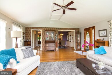 4422 Cherry Tree Ln, Sykesville, MD 21784 - photo 4