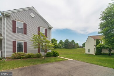 35943 Newberry Crossing Place, Round Hill, VA 20141 - photo 4