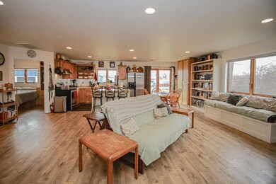 6653 Mcloughlin Dr, Central Point, OR 97502 - photo 7