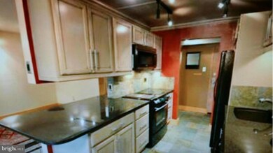 11607 Stoneview Square unit 2B, Reston, VA 20191 - photo 4