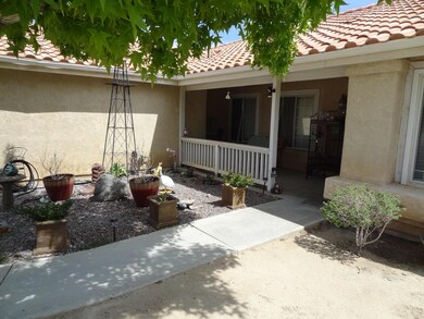 4050 Stetson Ave, Rosamond, CA 93560 - photo 4
