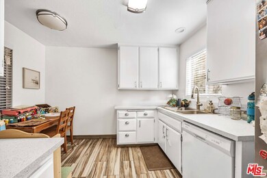 12940 Riverside Dr unit 108, Sherman Oaks, CA 91423 - photo 5