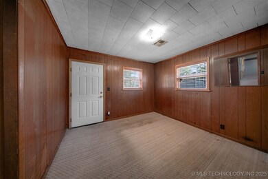 307 N Hartman Ave, Cushing, OK 74023 - photo 7