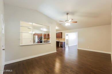 002-photo-living-room-8776622