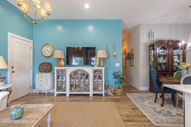 4-web-or-mls-104 Satsuma Dr-4