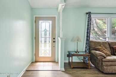 6807 Bainbridge Ct, Louisville, KY 40228 - photo 5