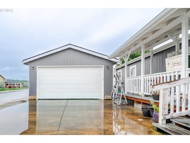 610 Vaughan Ln unit 11, Lebanon, OR 97355 - photo 2