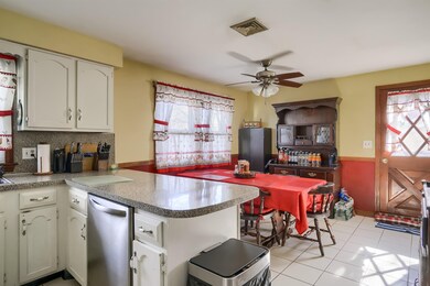 11 Friar Tuck Ln, Nashua, NH 03062 - photo 4