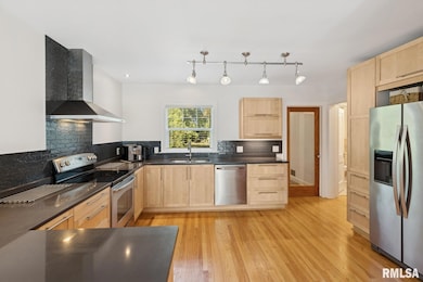 1928 Elm St, Davenport, IA 52803 - photo 6