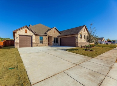 811 W Sunset Blvd, Celina, TX 75009 - photo 2