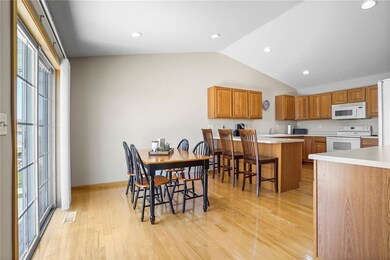 3614 Eagle Rd SW, Cedar Rapids, IA 52404 - photo 5