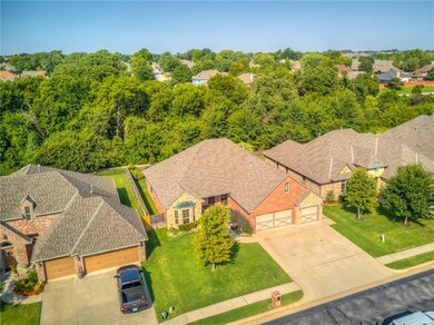 19813 Oakshire Dr, Edmond, OK 73012 - photo 3