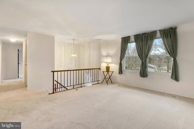 9201 Honey Creeper Ct, Burke, VA 22015 - photo 5