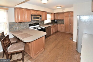25 W Taylor Run Pkwy, Alexandria, VA 22314 - photo 5