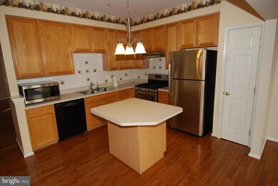 21223 Bunyan Cir, Germantown, MD 20876 - photo 6