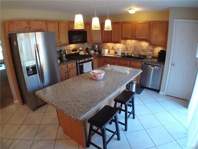 1394 Mohr Cir, Macungie, PA 18062 - photo 7