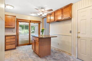 409 Holcomb Rd, Springfield, MA 01118 - photo 7