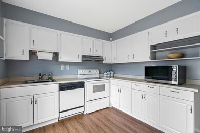 12115 Pheasant Run Dr, Laurel, MD 20708 - photo 5