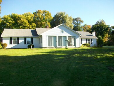 14 Rose Bank Dr, Lenox, MA 01240 - photo 2